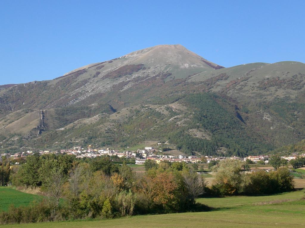 Villa Santa Croce à Fossato di Vico Extérieur photo