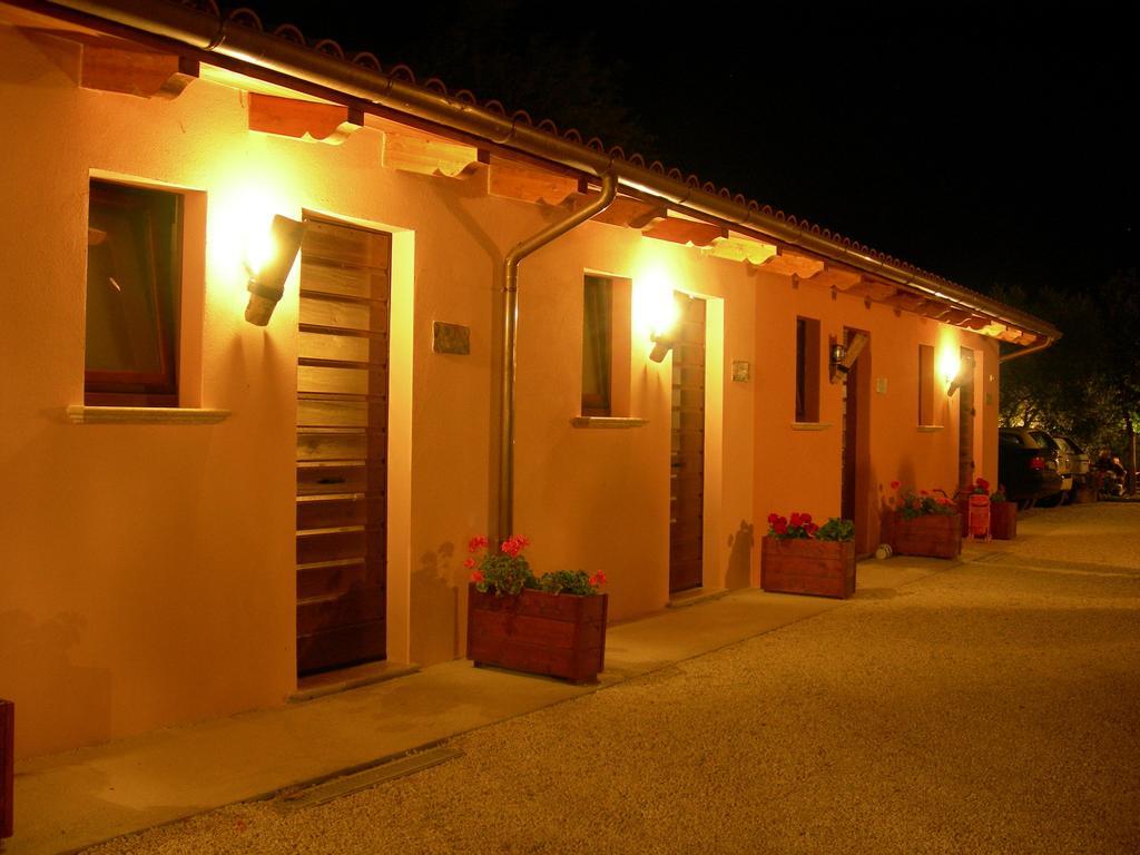 Villa Santa Croce à Fossato di Vico Extérieur photo