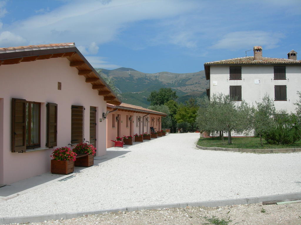 Villa Santa Croce à Fossato di Vico Extérieur photo