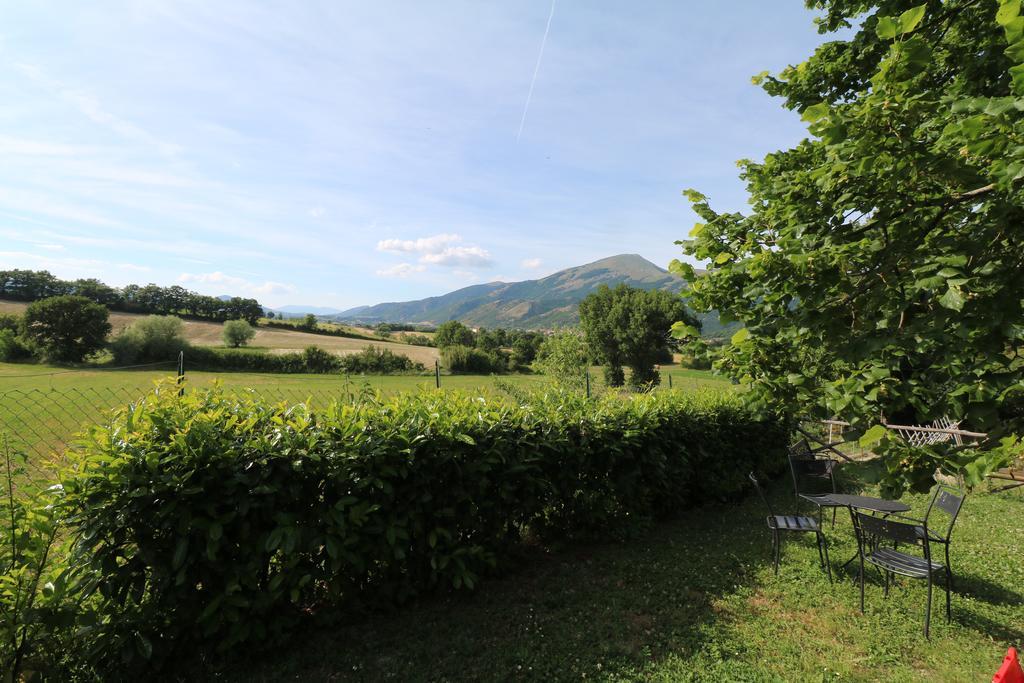 Villa Santa Croce à Fossato di Vico Extérieur photo
