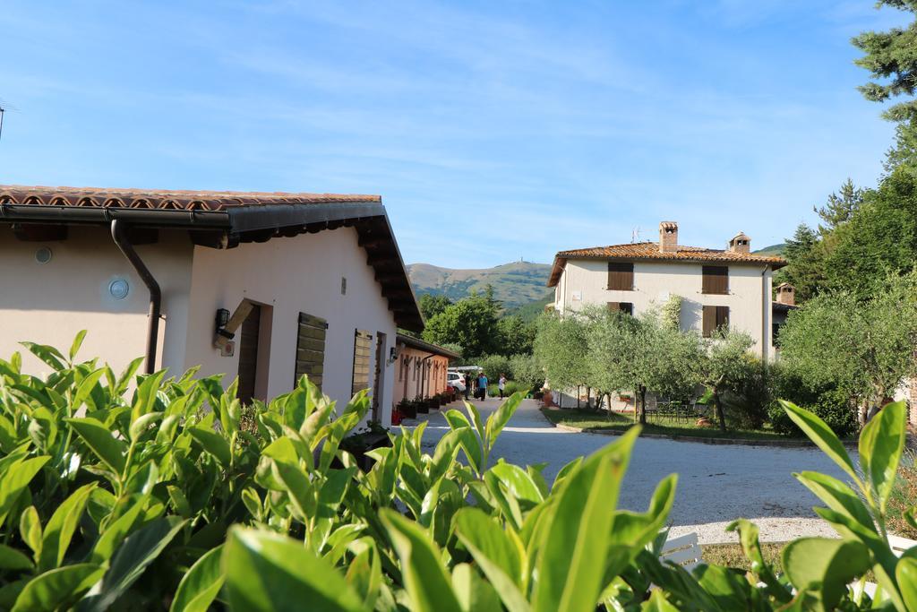 Villa Santa Croce à Fossato di Vico Extérieur photo
